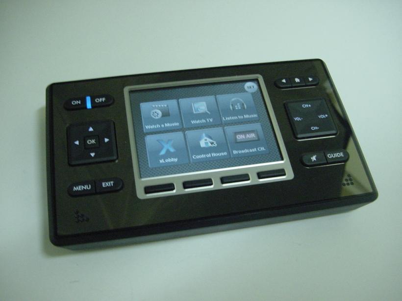 xlobby-touchscreen-remote-s.JPG